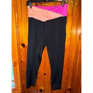 Victoria's Secret LIVE On Point Crop Leggings Yoga Workout Black Pink  12/170